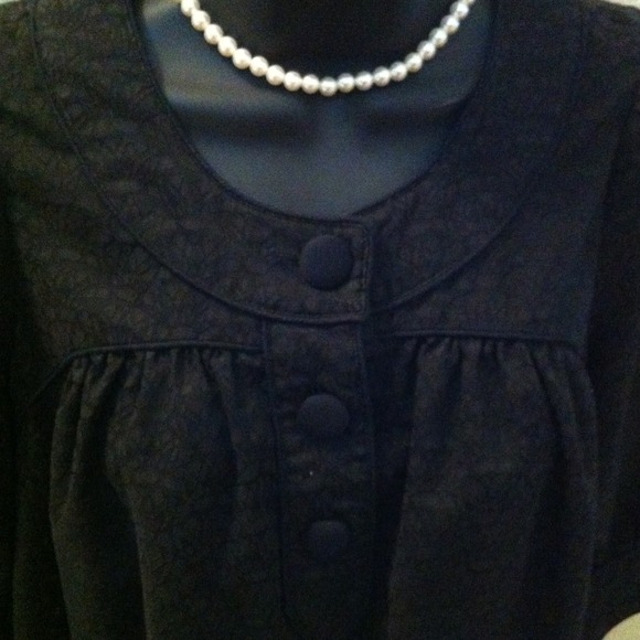 💢SOLD💢French Connection top - Picture 2 of 3