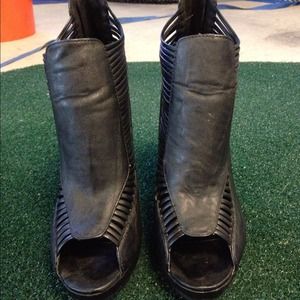 😱SOLD😱Forever21 cage heels