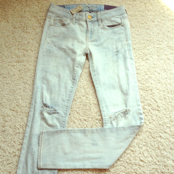 American Eagle Distressed Skinny Jeans Size 2