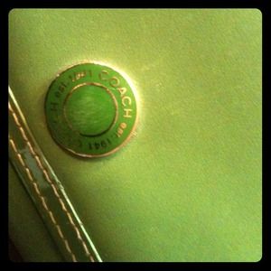 COACH **Reduced**Leather Lime Green used wallet