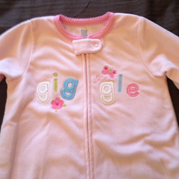 Carter's 0-9 month sleeper pjs - Picture 2 of 3