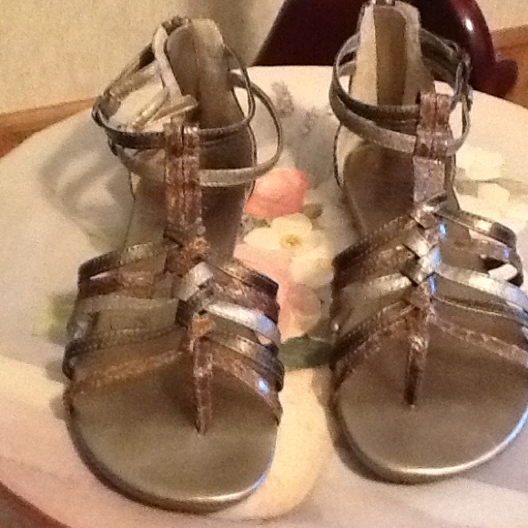 Size 8.5 m back zip.