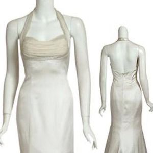 **NEVER WORN**BADGLEY MISCHKA BRIDAL GOWN