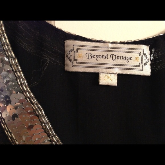 ❌❌SOLD❌❌ Beyond Vintage Top - Picture 4 of 4