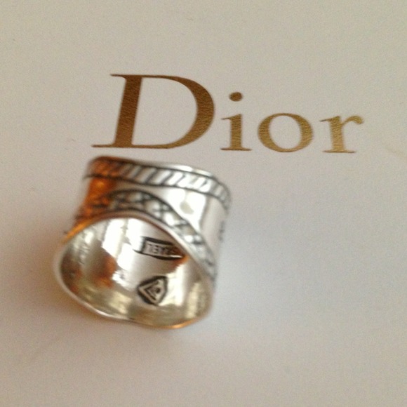 Sterling Silver ring - Picture 2 of 3