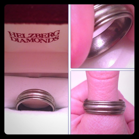 🎉Mens Titanium Wedding Band💍