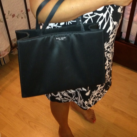 REDUCED!!!Authentic Kate spade purse - Picture 3 of 4