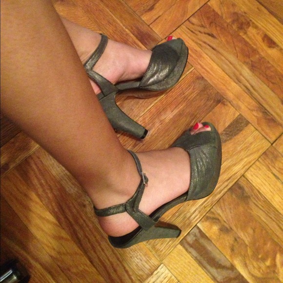 Steve Madden heels - Picture 2 of 3