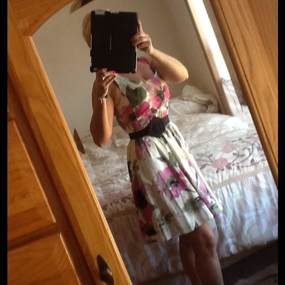 Sundress size 6- super sweet and cute