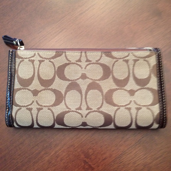 🚫SOLD IN A BUNDLE🚫Authentic BROWN Coach Wallet - Picture 2 of 3