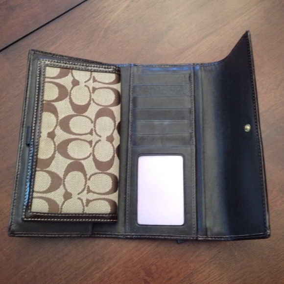 🚫SOLD IN A BUNDLE🚫Authentic BROWN Coach Wallet - Picture 3 of 3