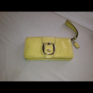 Authentic Coach Clutch. Yellow.