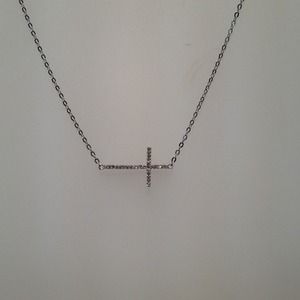 ✋Sold✋Sideways cross necklace