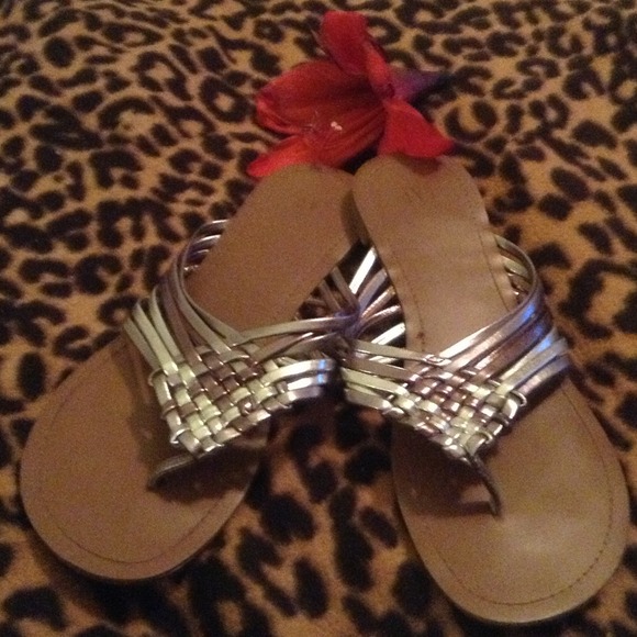 Gap sandals