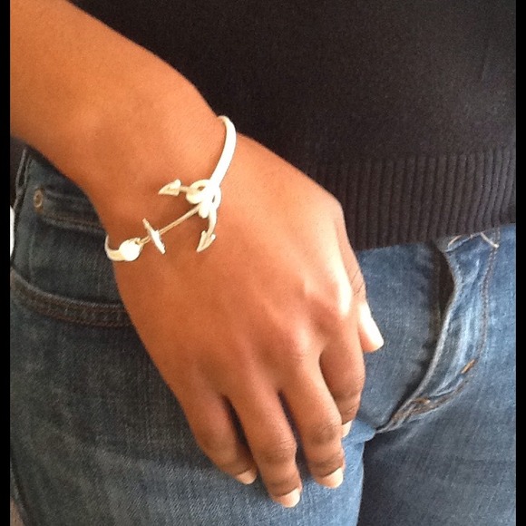 Cream/off white rope and silver anchor bracelet