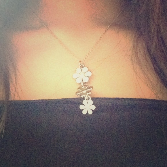 3 Flowered Spring/Summer Gemstone Necklace - Picture 1 of 3