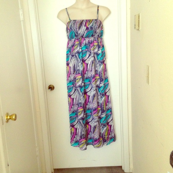 🚫SOLD🚫 NWT Cute, Colorful Maxi Dress