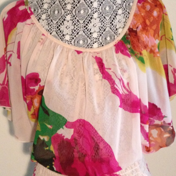 Sheer Floral Top - Picture 3 of 4