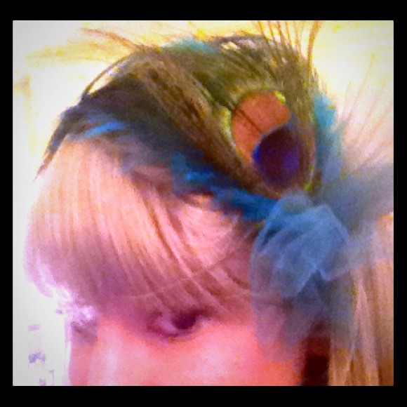 Hand made ostrich feather and lace headband.