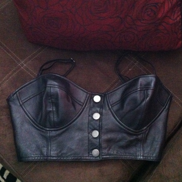 XxxSOLDxxxX  100% leather bustier super cool