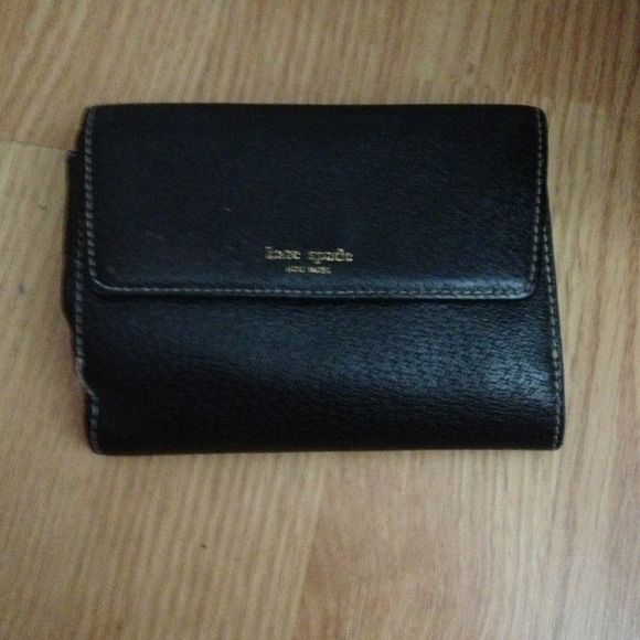 REDUCED!!!Authentic Kate spade trifold wallet