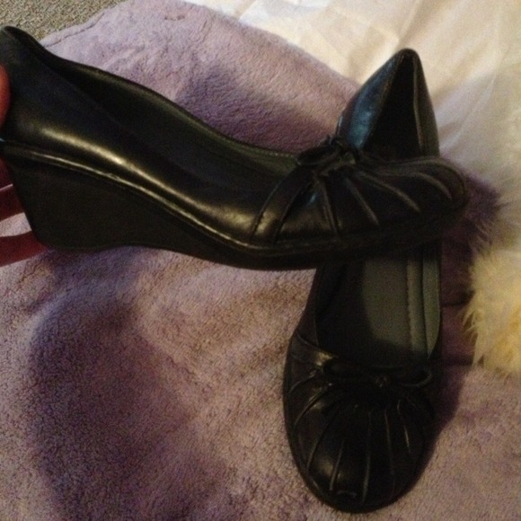 Steve Madden cute sleek black dress shoe