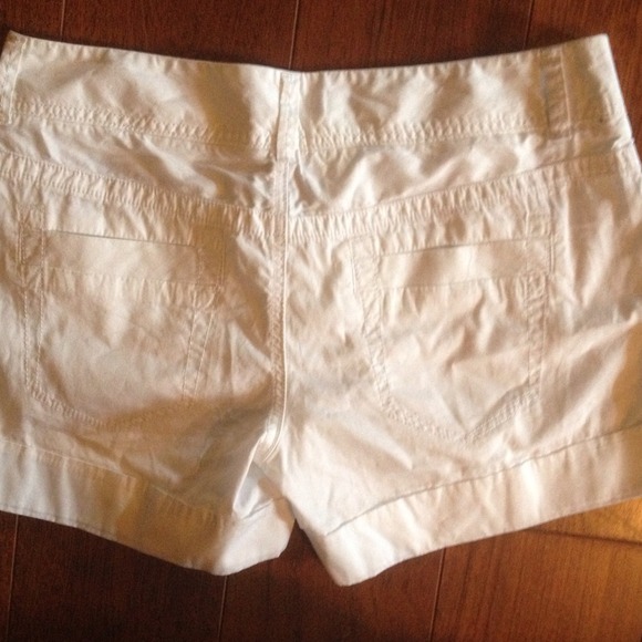 NWT white express shorts size 8