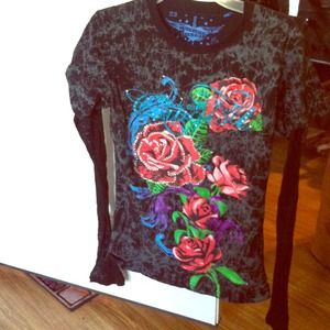 Beautiful rose shirt w/ crystal details.