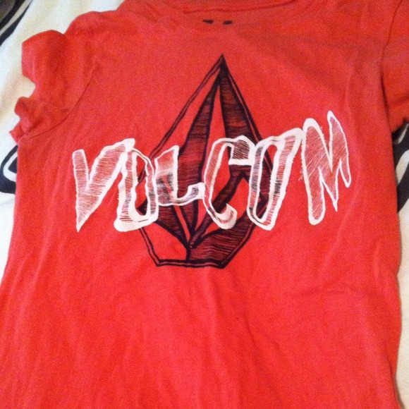 Volcom top