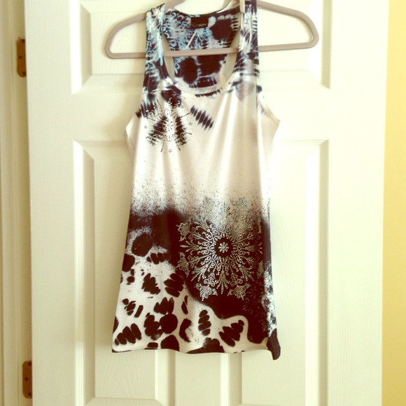 Daytrip Tops - Sold!! Tank top from buckle