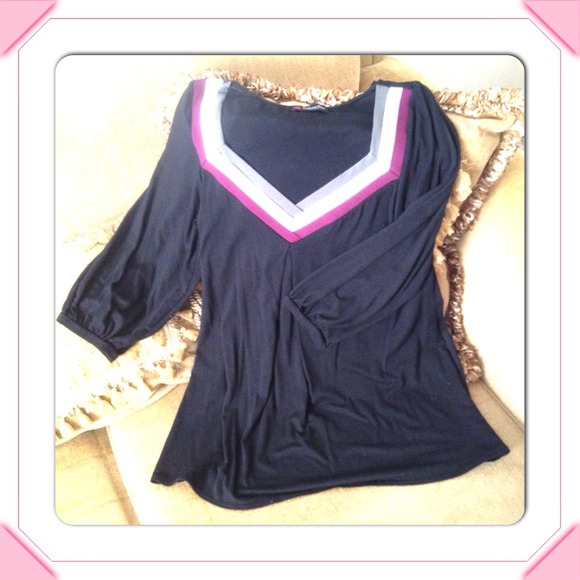 SOLD Women's XL 3/4 sleeve shirt