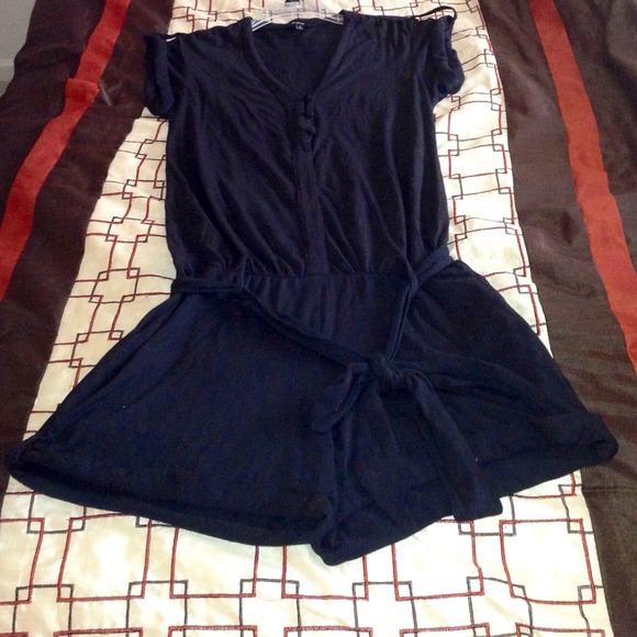 ❌Bundled❌ Express T-shirt romper. - Picture 2 of 2