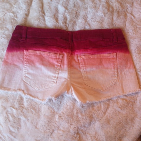 ❌SOLD❌NEW Nordstrom Pink Ombré Shorts - Picture 3 of 3