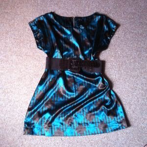 Cute green geometric dress with belt