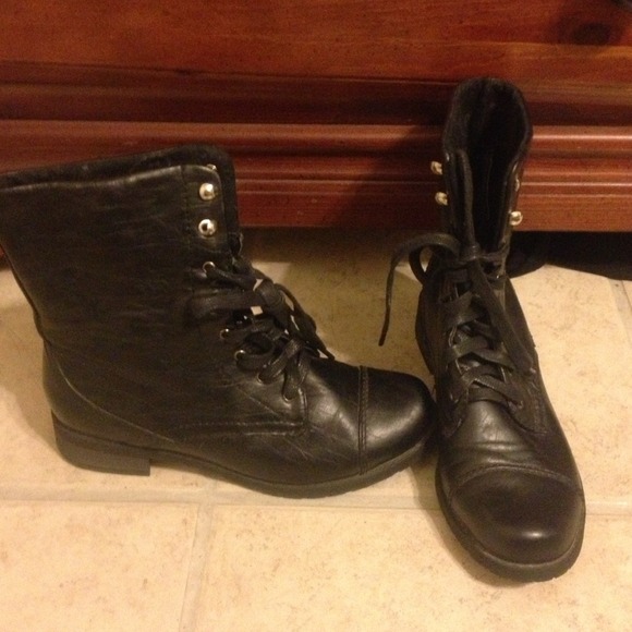 💥Reserved💥 Combat boots