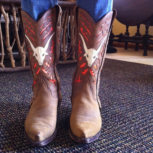Von Dutch Cowboy Boots!!