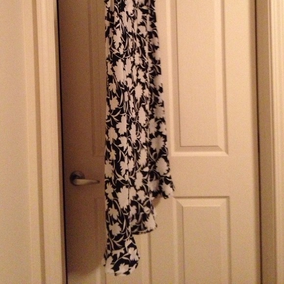 Spring dress - Picture 3 of 3