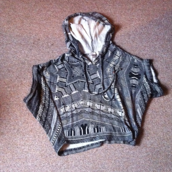 Forever 21 hooded half sweater