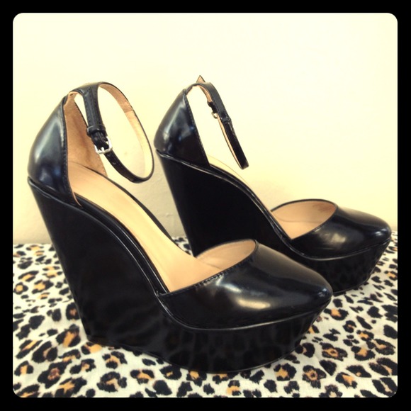 REDUCED!! Zara Vamp Wedge with ankle strap