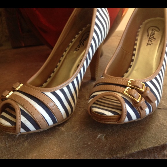 🚫SOLD🚫Candies Blue&White Striped Peep-toe Heels - Picture 2 of 2
