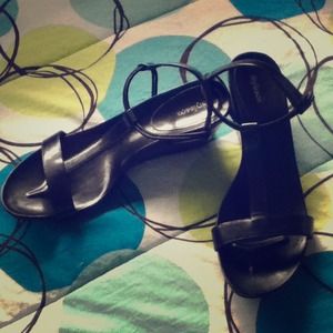 NWOT Black T-strap Wedges