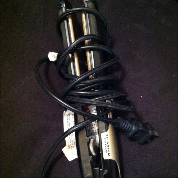 ***SOLD***Jilbere Professional Straightener