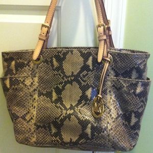 Michael Kors purse
