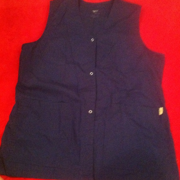 NAVY BLUE BUTTON UP SCRUB VEST