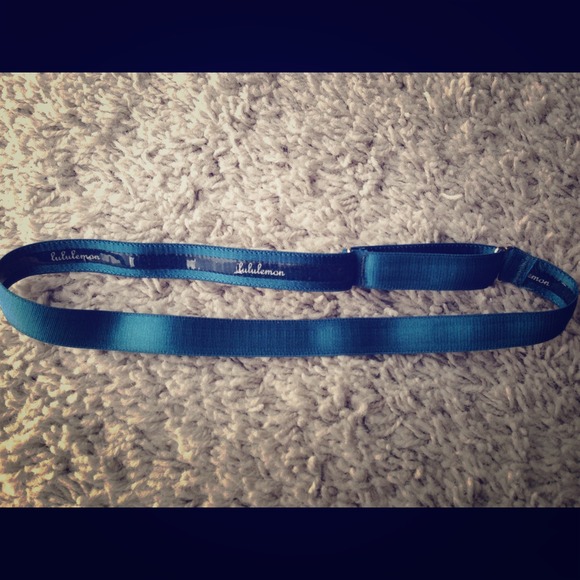 SOLD-Lululemon Skinny Satin headband