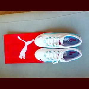 Ladies Brand New PUMA White & Blue Atoll Sneakers