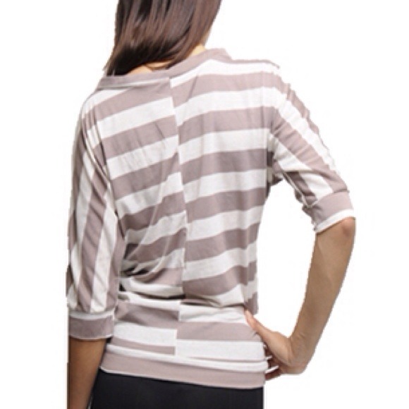 Ligt Cocoa and Ivory 3/4 Sleeve Top - Picture 2 of 4