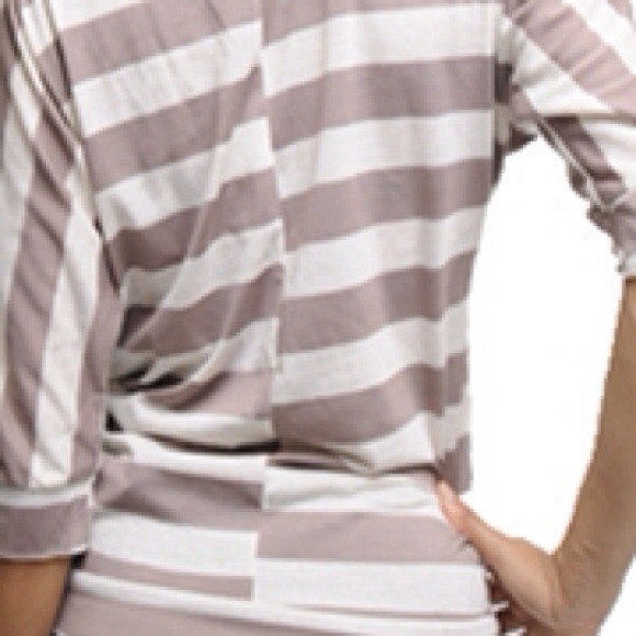 Ligt Cocoa and Ivory 3/4 Sleeve Top - Picture 3 of 4