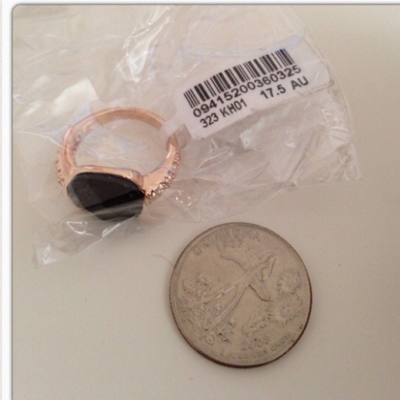 Ring - Picture 3 of 3