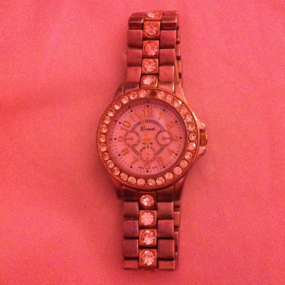 Watch - Picture 2 of 3